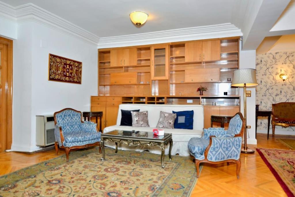 Apartment Authentic With A Reasonable Price In The Heart *