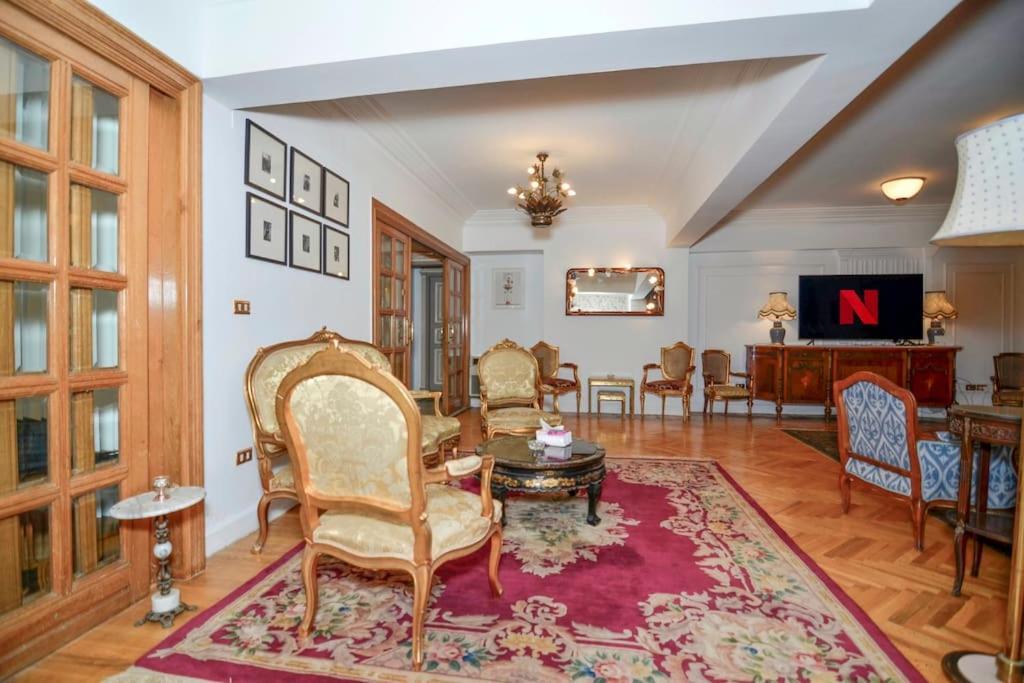 Authentic With A Reasonable Price In The Heart Apartment Cairo