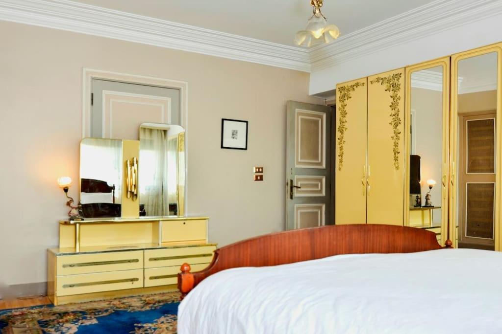 Apartment Authentic With A Reasonable Price In The Heart Cairo